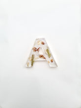 Load image into Gallery viewer, [Saku Collection 1] Resin Name Initial Keychain (Single)
